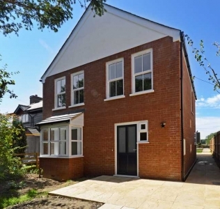 Field View House completed on site